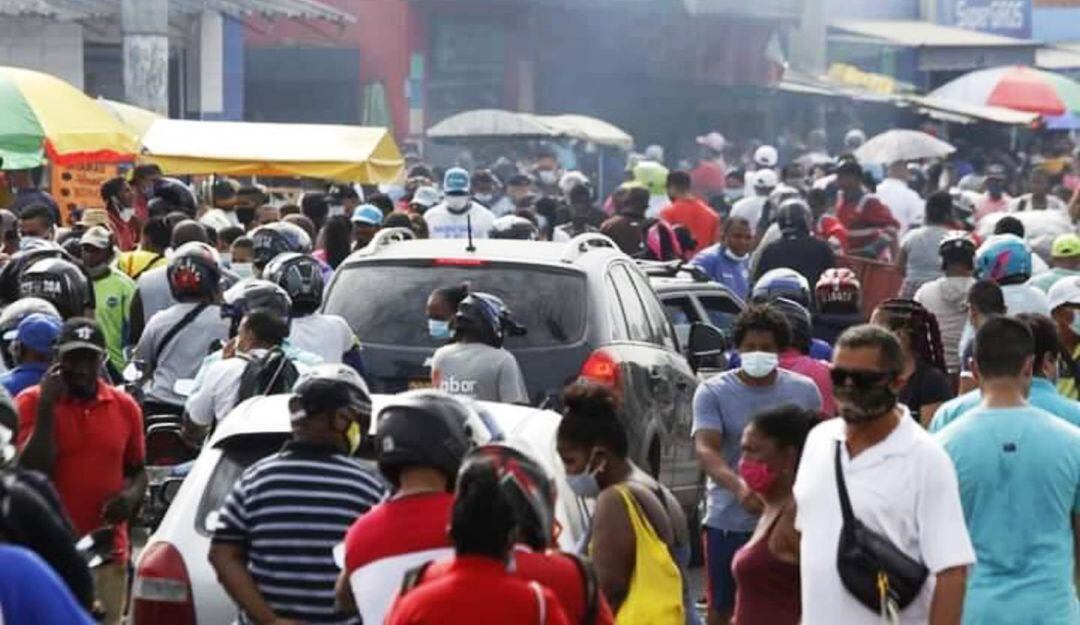 Aglomeraciones estuvieron a la orden del sin ningún control por las autoridades