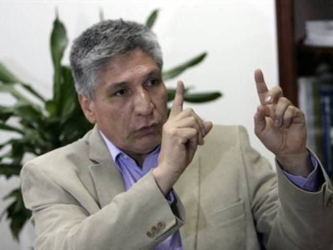 Sigifredo López le exigió al Fiscal Montealegre que precluya su caso