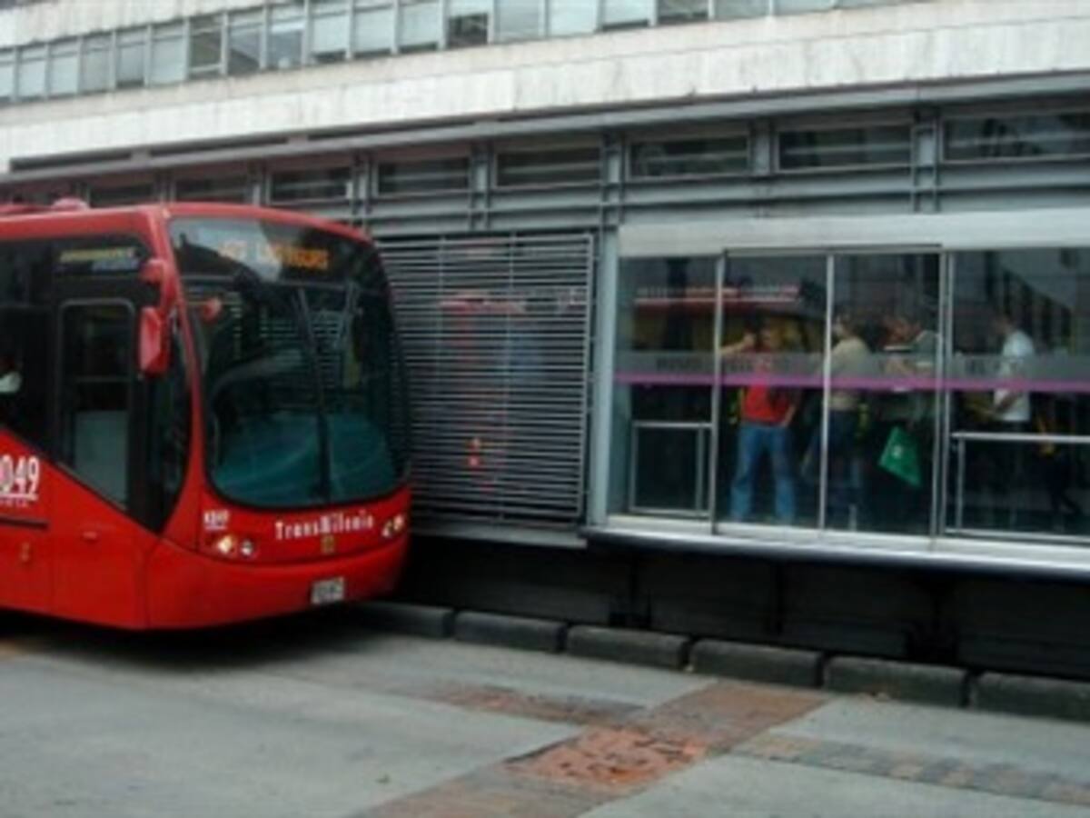 Instalan arco detector de metales en estación El Campín