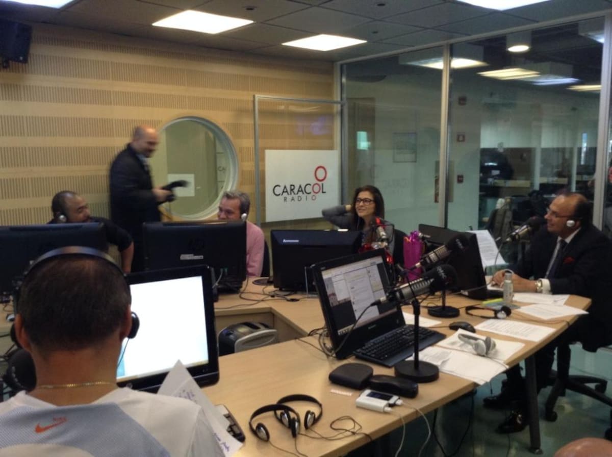En un ambiente de nostalgia el equipo de Caracol se une para decir una vez más #GraciasPelaez.