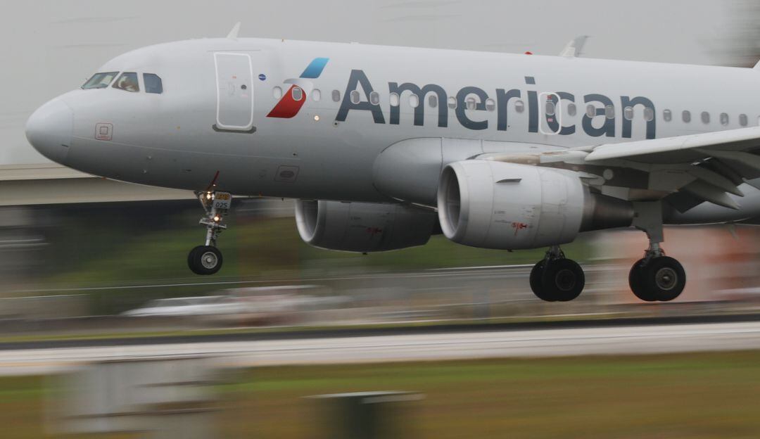 Retrasos y cancelaciones en American Airlines 