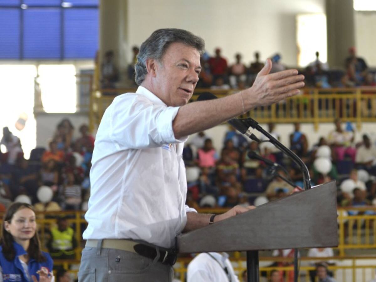 “Es realmente absurdo hablar de golpe de Estado”: Santos