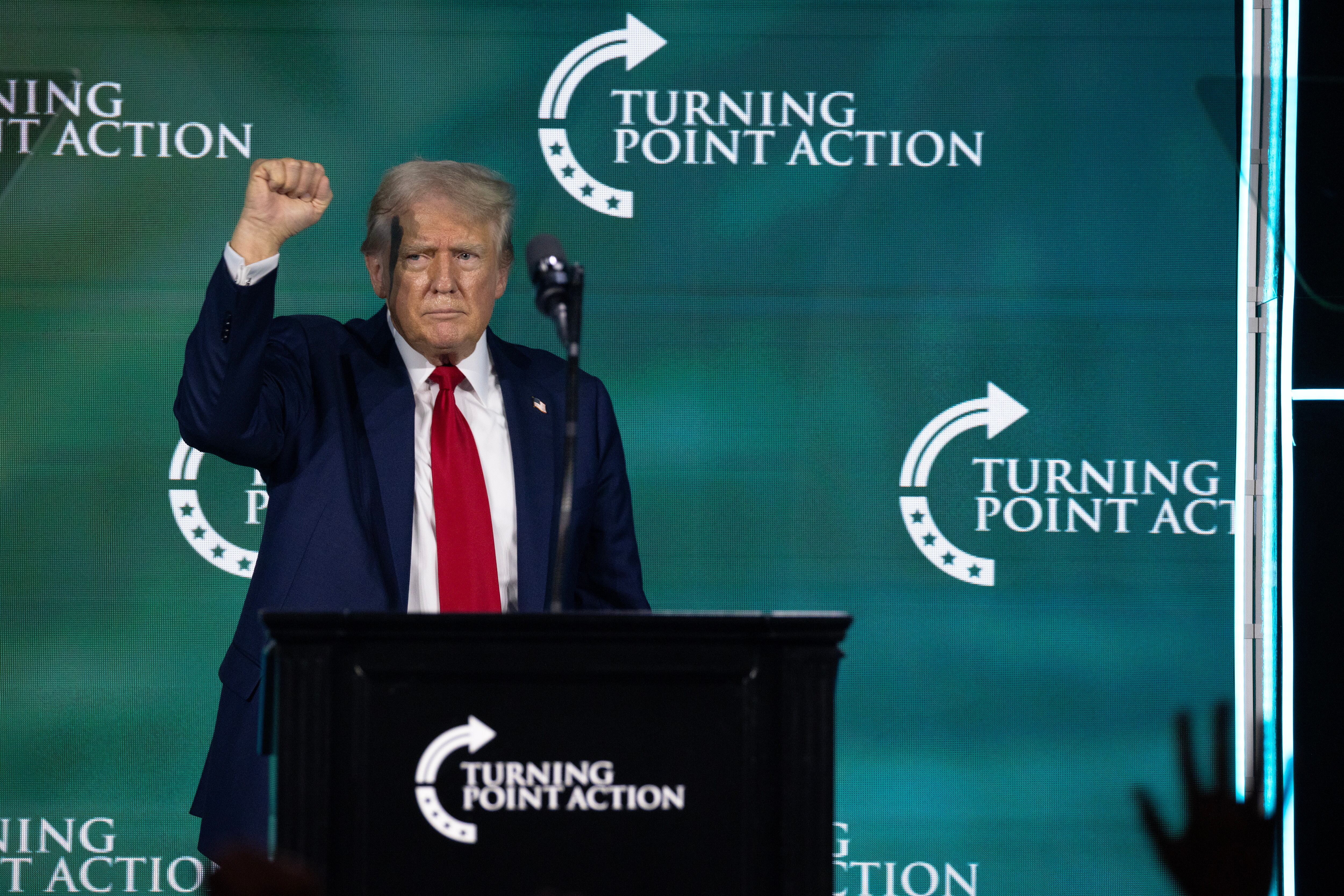 West Palm Beach (United States), 27/07/2024.- Former US President Donald Trump delivers remarks during Turning Point Action's 'Believers Summit' in West Palm Beach, Florida, USA, 26 July 2024. Turning Point Action is a conservative organization founded in 2019. Its mission is to embolden the conservative base through grassroots activism and provide voters with resources to elect conservative leaders. EFE/EPA/CRISTOBAL HERRERA-ULASHKEVICH