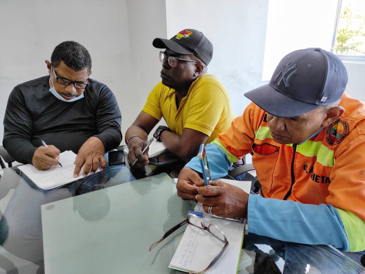 Motociclistas de Cartagena deben caracterizarse para poder circular con parrillero