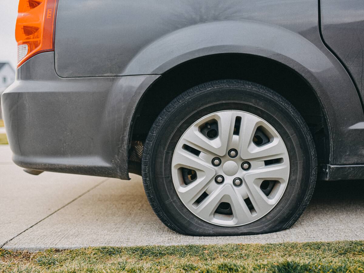 Un invento ingenioso puede cambiar llantas pinchadas en menos de 10 minutos: así funciona