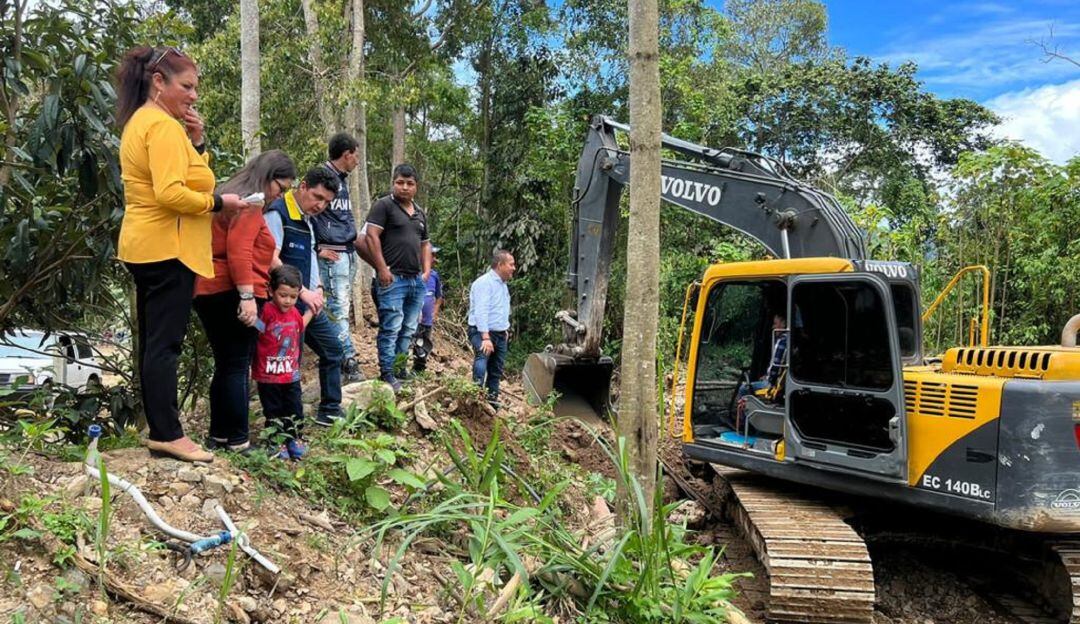 Continúa el trabajo de la maquinaria amarilla por todo el departamento para atender las afectaciones por temporada de lluvias.
