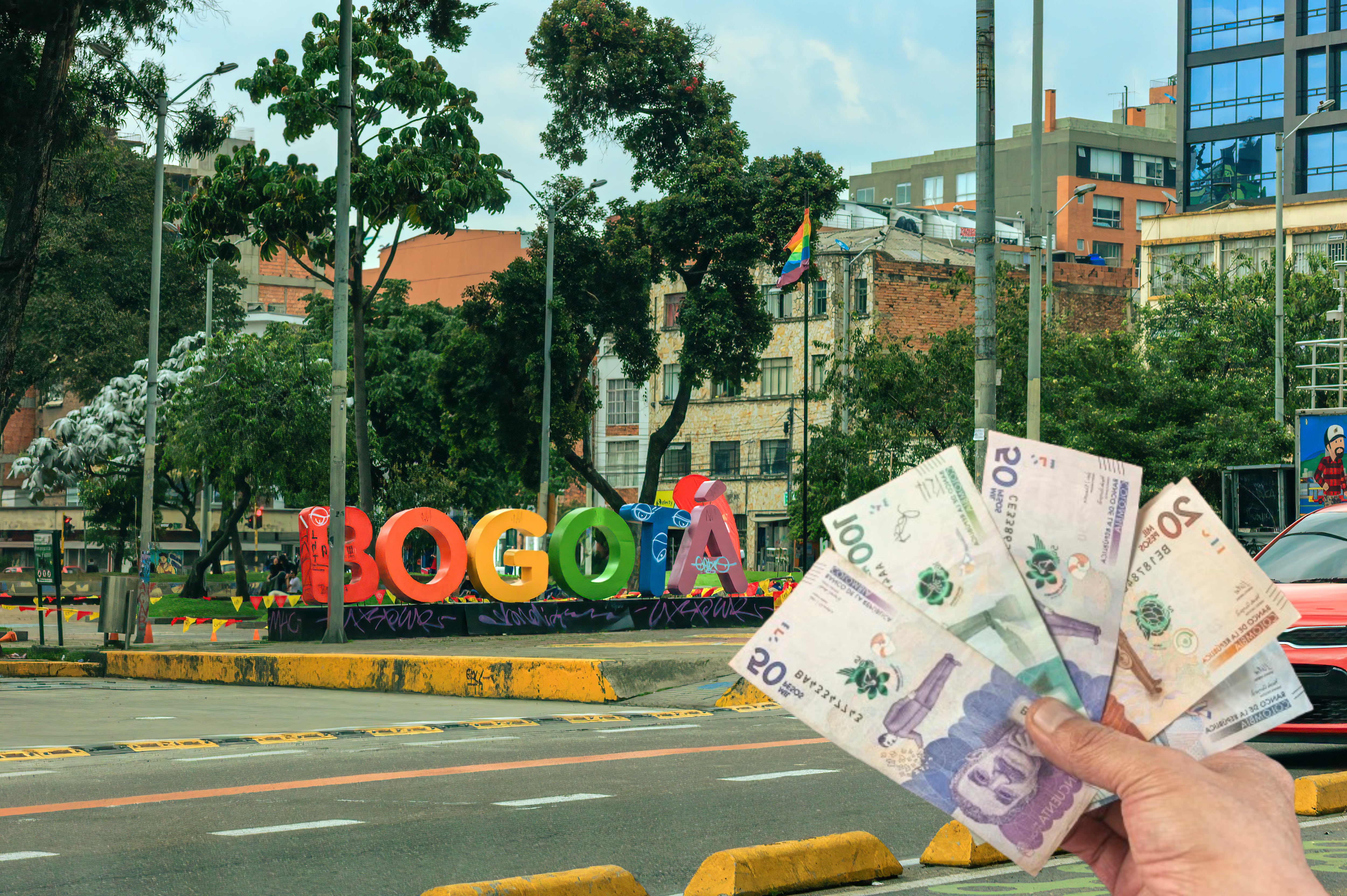 Imagen de referencia. Billetes colombianos - Chapinero con letrero de Bogotá: Imagen de referencia.