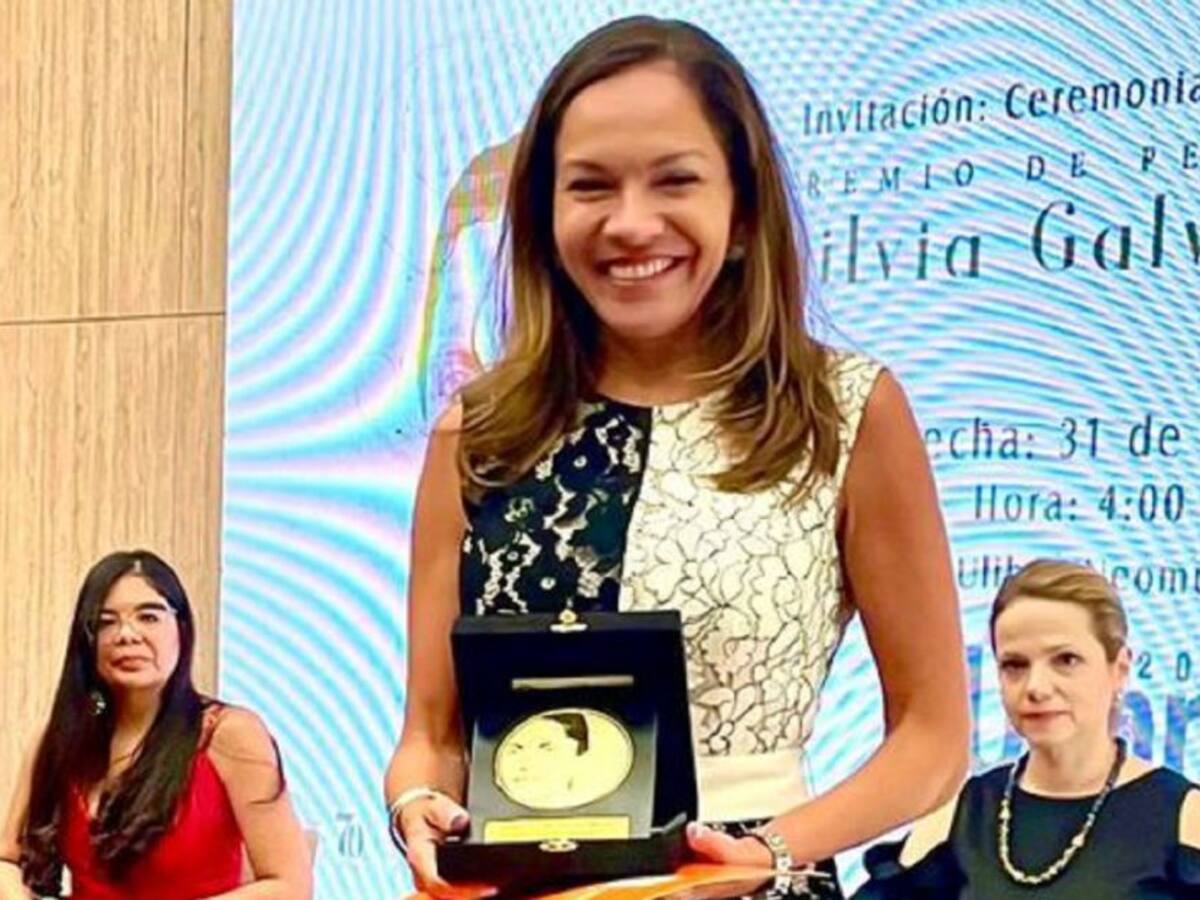 Periodista Diana Giraldo ganó premio a Mejor Columna de Opinión