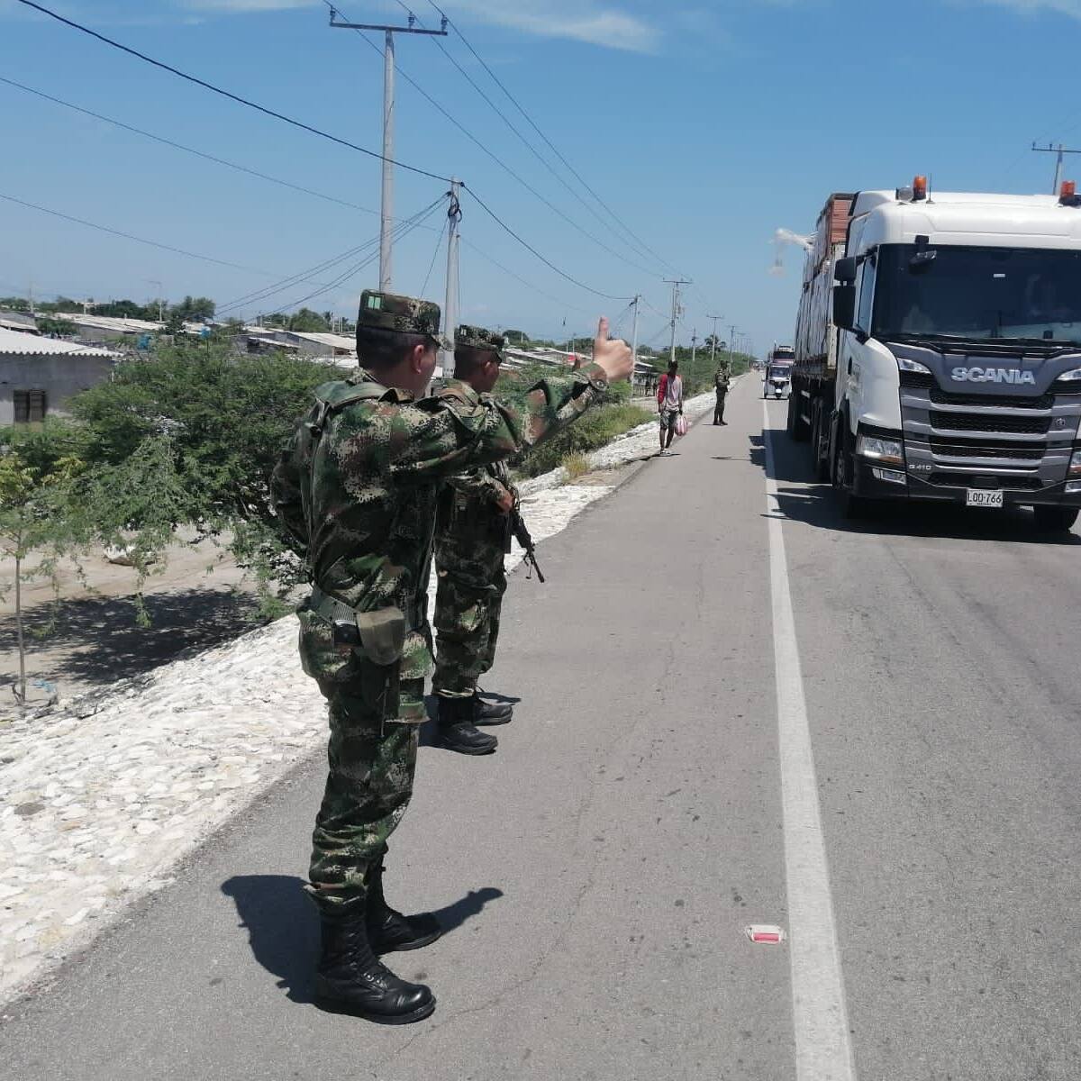 Ejército instala puestos de control en vía Barranquilla - Ciénaga para evitar desórdenes