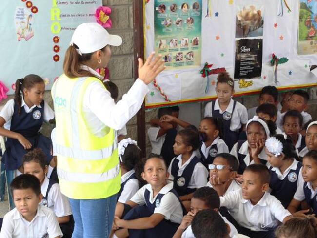 Epa Cartagena hace pedagogía en Villa Rosita sobre la preservación de la babilla