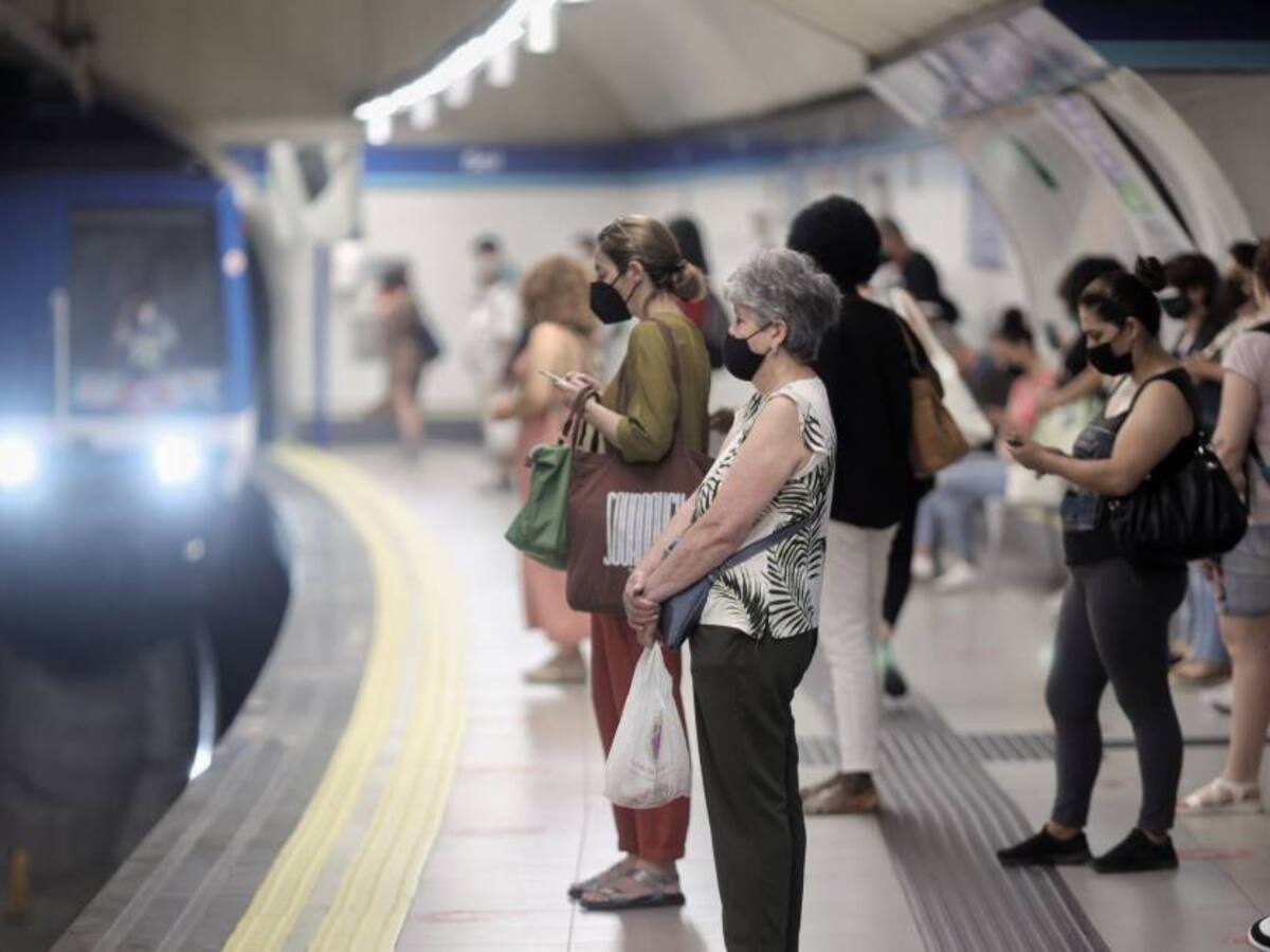 Condenan a colombiano que grababa partes íntimas de mujeres en España