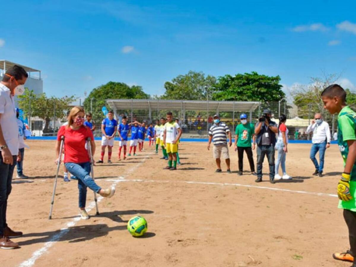 Sabanalarga le apuesta al deporte con la inauguración de un nuevo campo