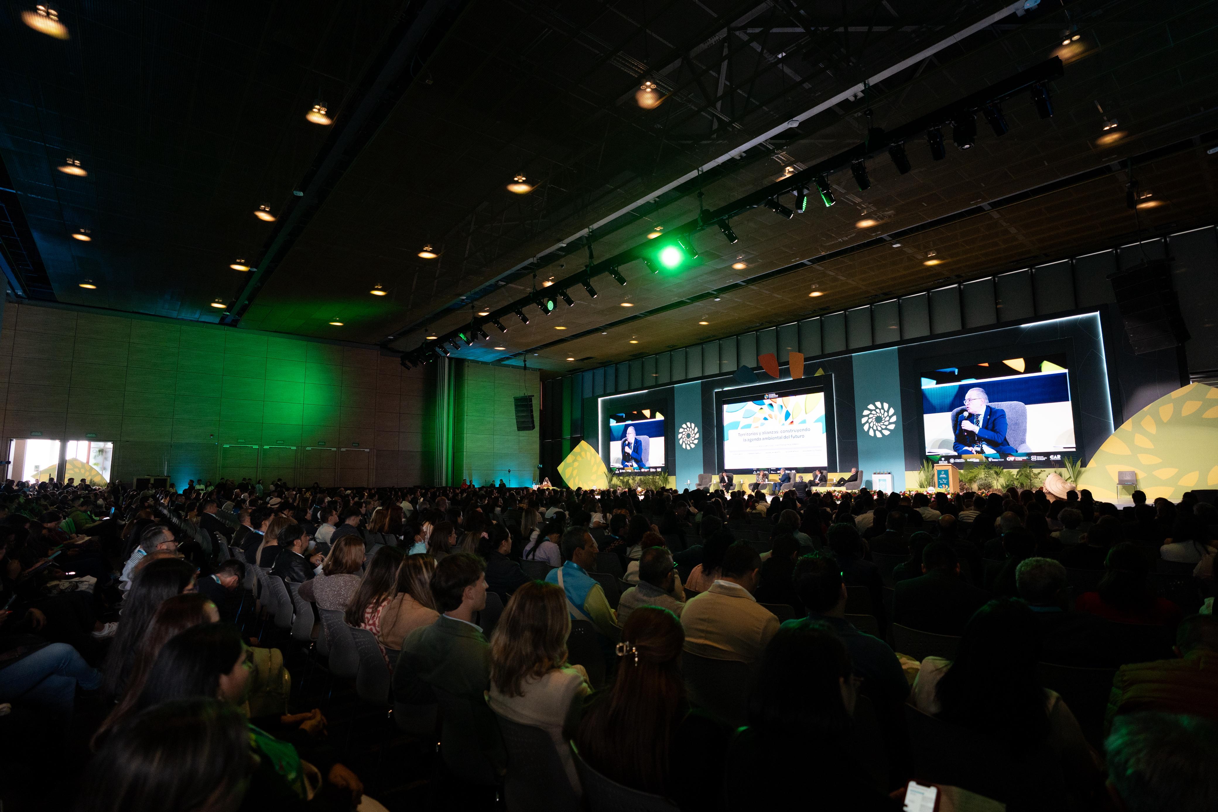 Cerca de 24.000 asistentes se registraron en la primera jornada de la Cumbre Internacional y de Sostenibilidad Ambiental 2025. | Foto: Caracol Radio