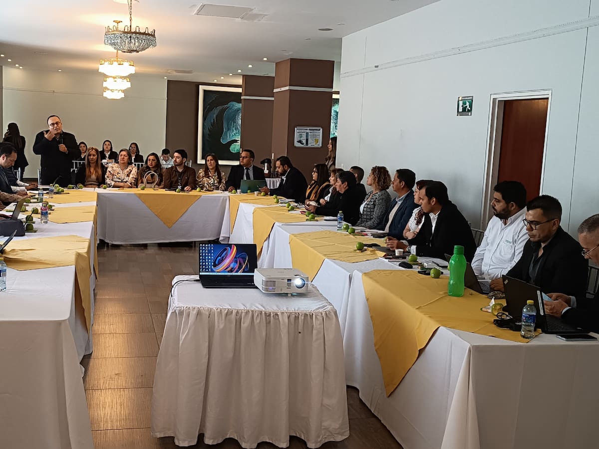 Gobernación de Boyacá y Superintendencia de Salud buscan soluciones para la crisis en hospitales