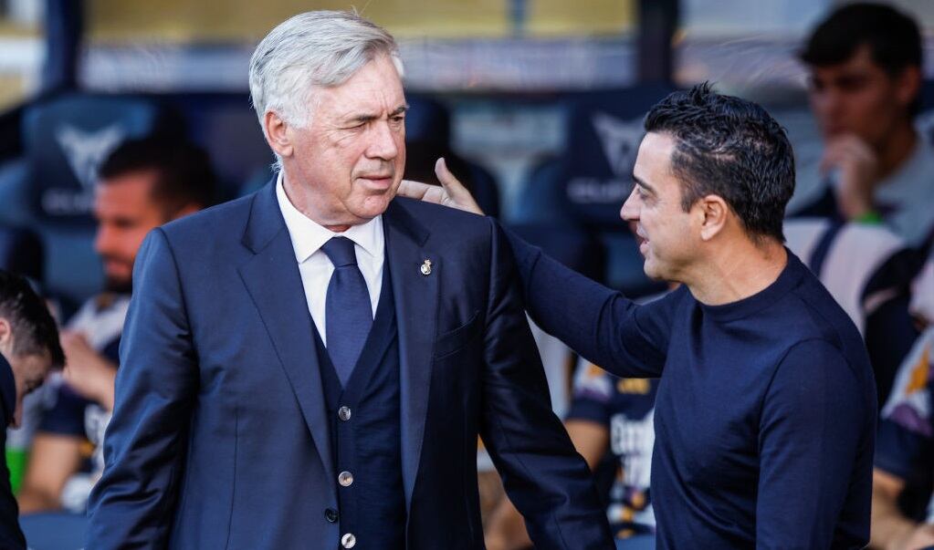 Carlo Ancelotti y Xavi Hernández / Getty Images