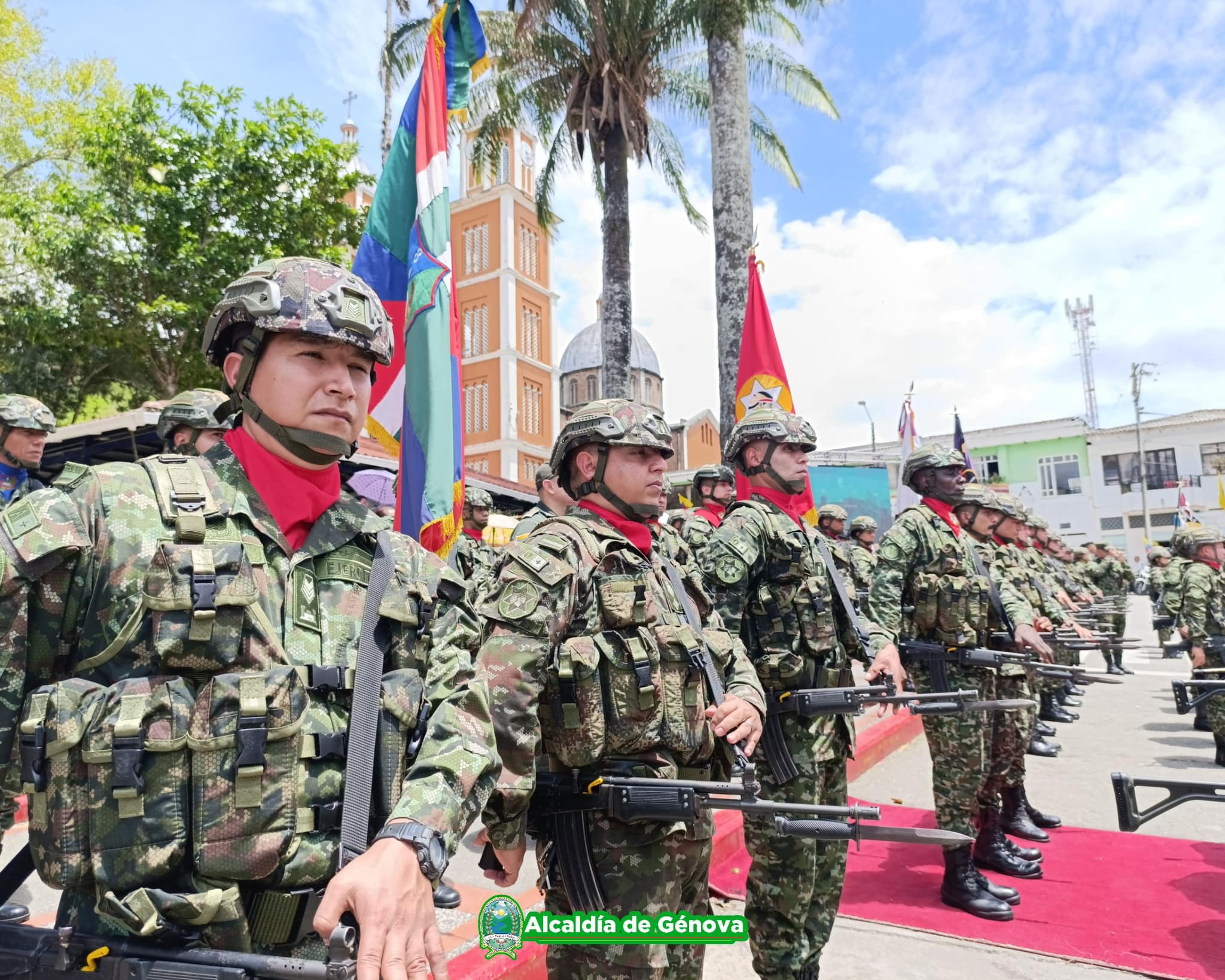 Ceremonia militar del 7 de agosto en el parque principal del municipio de Génova, Quindío. Foto: Cortesía alcaldía de Génova