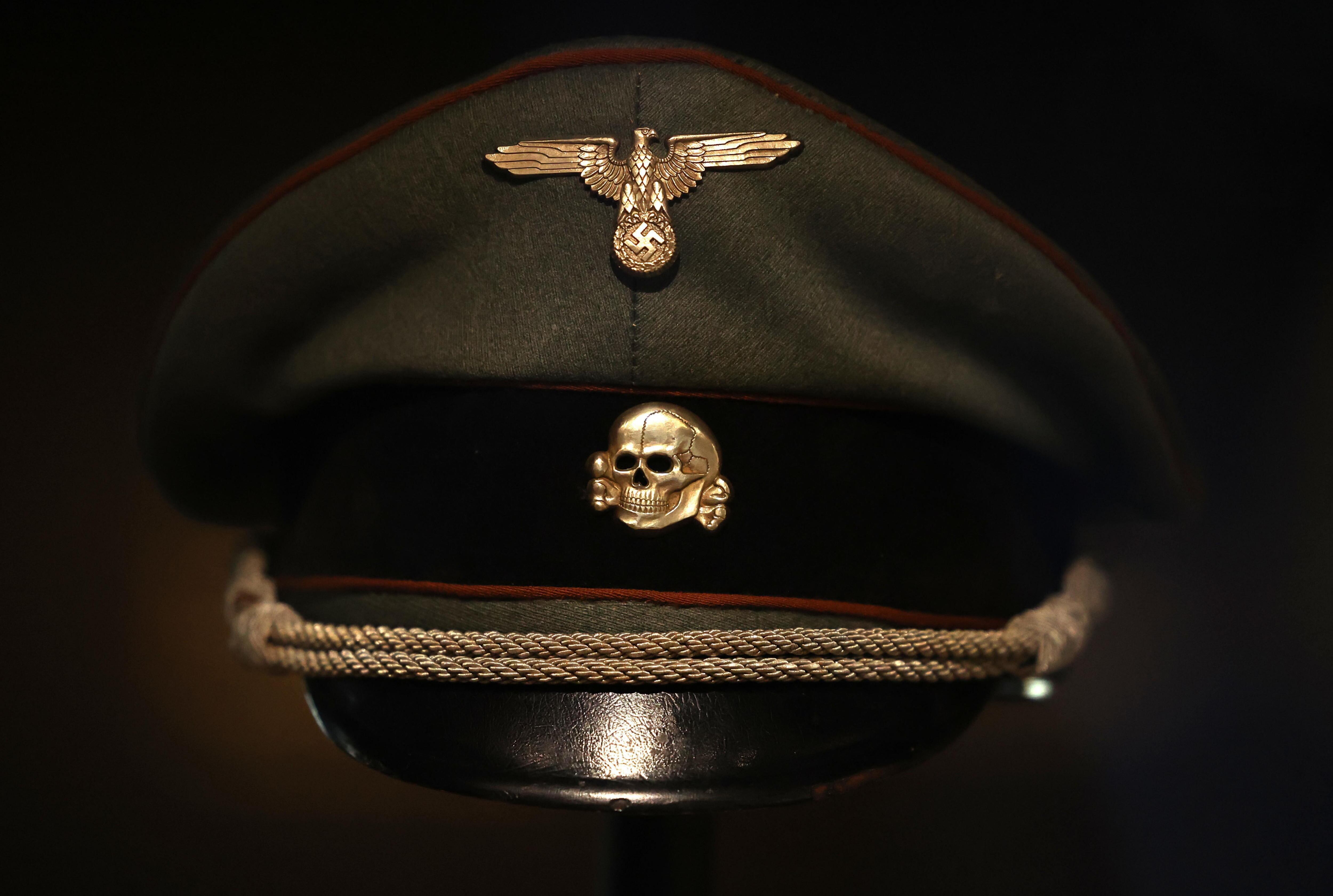 London (United Kingdom), 11/12/2024.- A cap belongs to a concentration camp guard is displayed at the Holocaust Galleries of the Imperial War Museum in London, Britain, 16 January 2025. The 27th of January marks Holocaust Memorial Day. 2025 is the 80th anniversary of the liberation of the Auschwitz-Birkenau concentration camp. The Holocaust, known in Hebrew as the Shoah, was the systematic genocide of six million Jews by Nazi Germany between 1941 and 1945. Two-thirds of Europe's Jewish population were killed by mass shootings and poison gas in extermination camps. The Holocaust Gallery of the Imperial War Museum contains 2,000 photos and books that tell stories about Jewish communities and individuals in Europe before the Nazis'Äô rise to power, their experiences during the 1930s and throughout the Second World War, and the six million Jewish people murdered in the Holocaust. (Alemania, Reino Unido, Londres) EFE/EPA/NEIL HALL ATTENTION: This Image is part of a PHOTO SET
