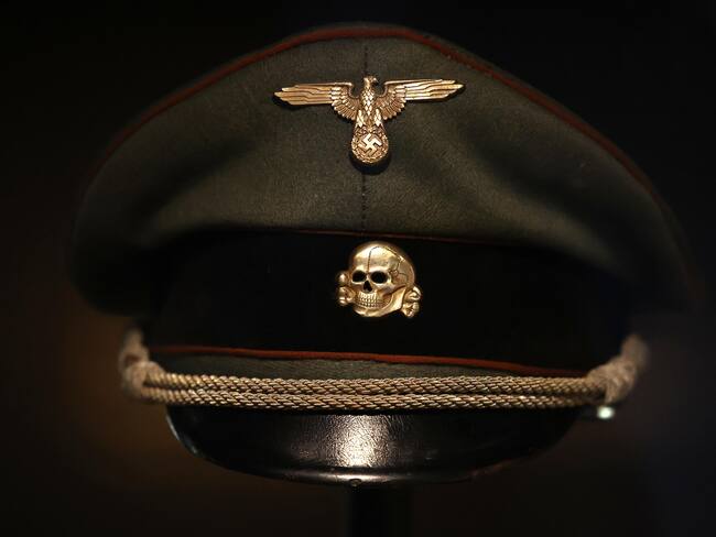 London (United Kingdom), 11/12/2024.- A cap belongs to a concentration camp guard is displayed at the Holocaust Galleries of the Imperial War Museum in London, Britain, 16 January 2025. The 27th of January marks Holocaust Memorial Day. 2025 is the 80th anniversary of the liberation of the Auschwitz-Birkenau concentration camp. The Holocaust, known in Hebrew as the Shoah, was the systematic genocide of six million Jews by Nazi Germany between 1941 and 1945. Two-thirds of Europe's Jewish population were killed by mass shootings and poison gas in extermination camps. The Holocaust Gallery of the Imperial War Museum contains 2,000 photos and books that tell stories about Jewish communities and individuals in Europe before the Nazis'Äô rise to power, their experiences during the 1930s and throughout the Second World War, and the six million Jewish people murdered in the Holocaust. (Alemania, Reino Unido, Londres) EFE/EPA/NEIL HALL ATTENTION: This Image is part of a PHOTO SET