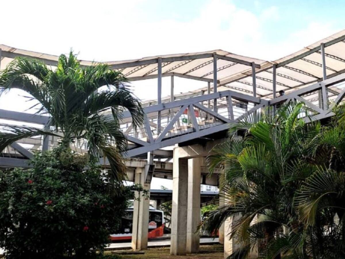 Transcaribe y Esenttia rehabilitaron cubiertas exteriores del Patio Portal