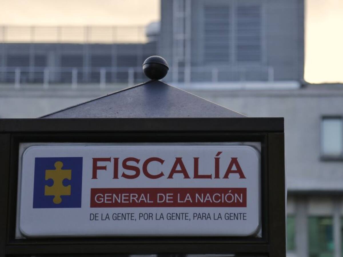 Fiscalía abre indagación contra excónsul por presunto soborno a juez