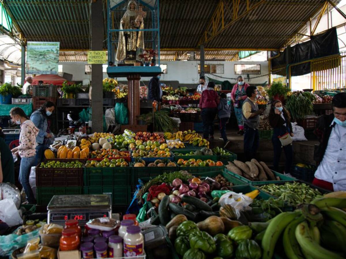 Alimentos siguen caros y las alzas continúan en abril