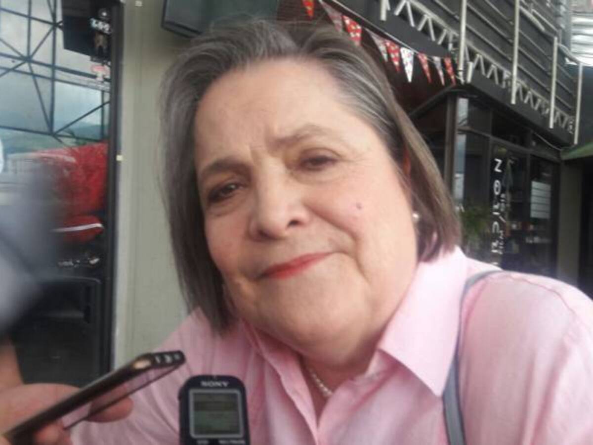 Nosotros no aceptamos lo que hacen otros candidatos que es pagar por firmas: Clara López precandidata presidencial