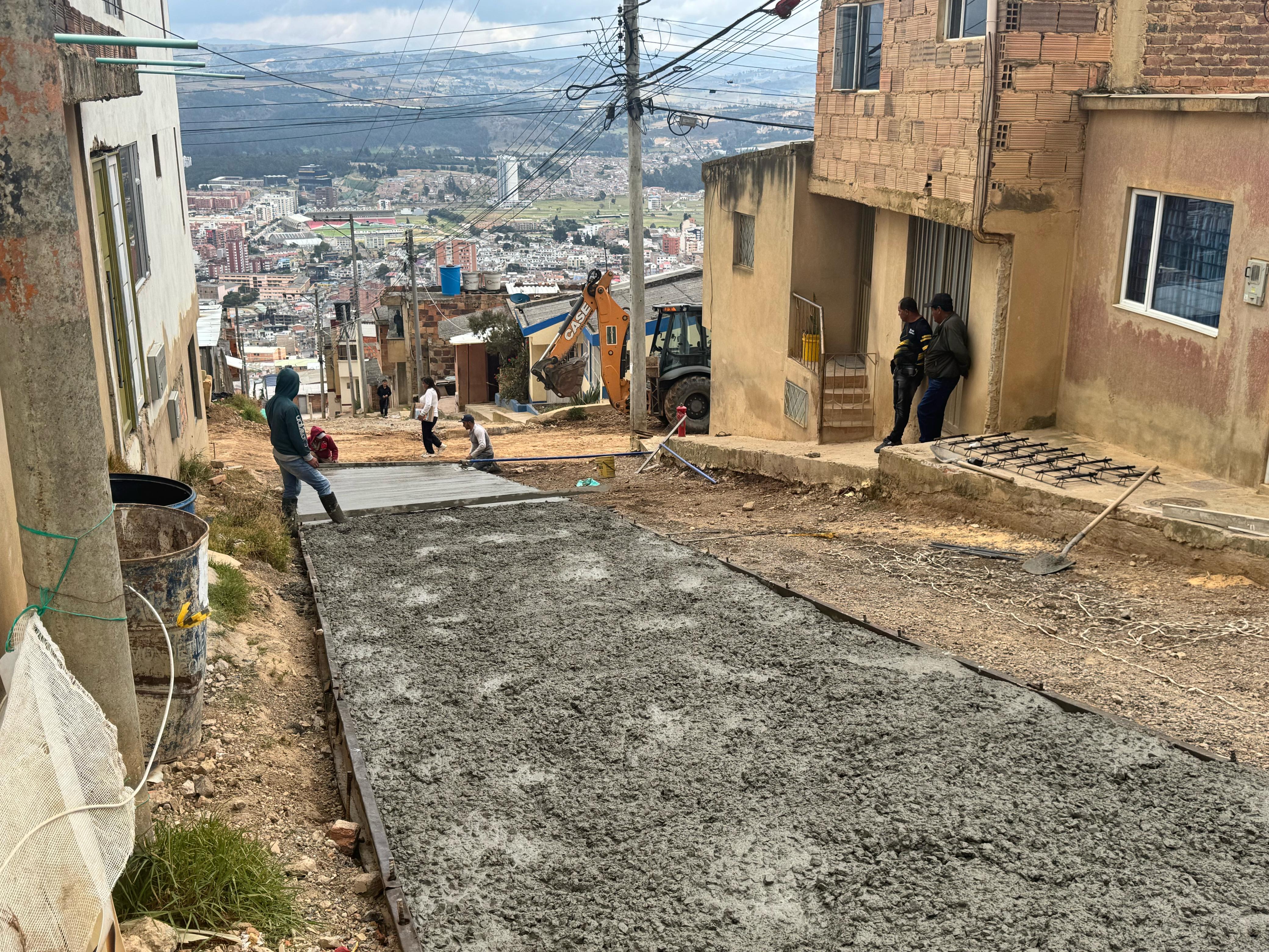 Barrio Altamira de Tunja avanza en la pavimentación de sus vías con el apoyo de la Alcaldía