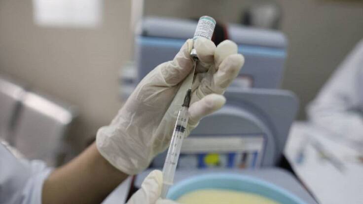 No hay afectación de vacunas con nueva cepa de COVID: Daniel López Acuña