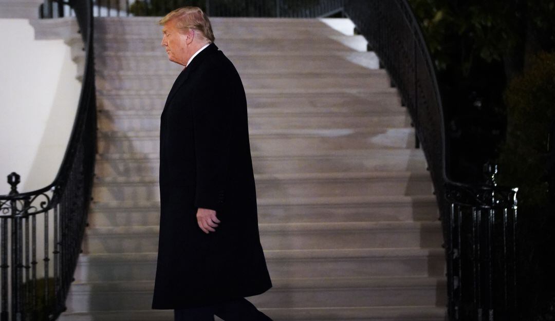 El presidente Donald Trump tras su visita a la frontera con México.