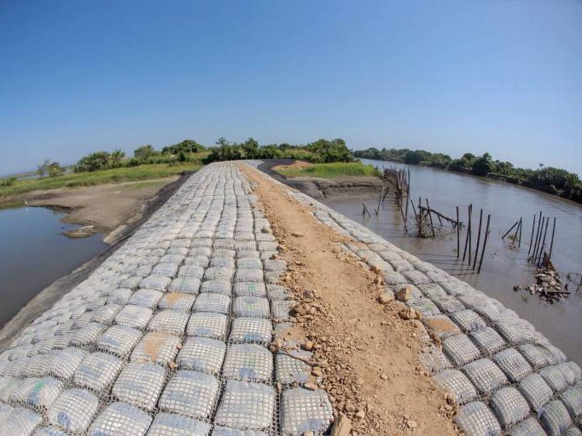 Entregan muro de contención para cerrar chorro de Mahates en Bolívar