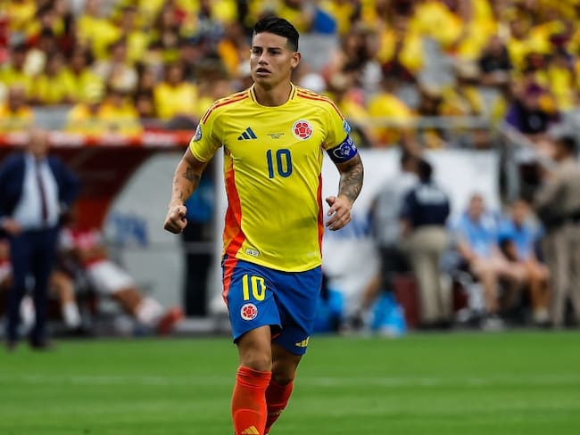 GLENDALE, AZ - JUNE 28:  Colombia midfielder James Rodríguez (10) looks on during the CONMEBOL Copa America 2024 Stage D game between Colombia and Costa Rica on June 28, 2024 at State Farm Stadium in Glendale, Arizona. (Photo by Kevin Abele/Icon Sportswire via Getty Images)