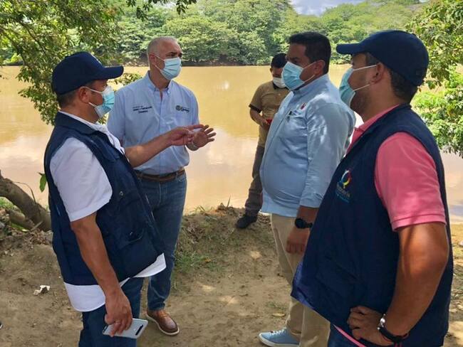 Autoridades hicieron presencia en el lugar y dialogaron con algunos familiares cercanos.