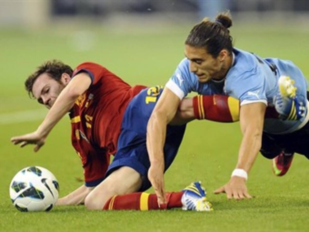 España venció 3-1 a Uruguay en un duelo de campeones de Europa y América