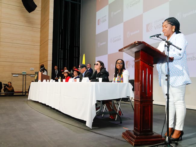 El presidente Gustavo Petro participó en la Sesión Conjunta con Consejeros de Juventud, Plataformas de Juventud y Jóvenes en Paz realizada en Bogotá. Foto: Presidencia.