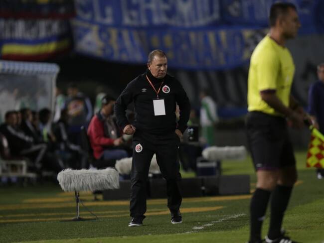 Alberto Suárez DT de Jaguares por segunda ocasión