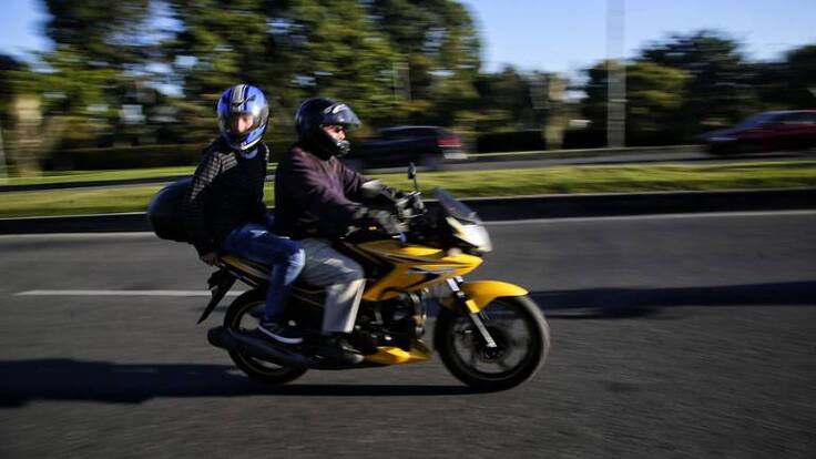 Bogotá estudiará medida de restricción de parrillero en moto