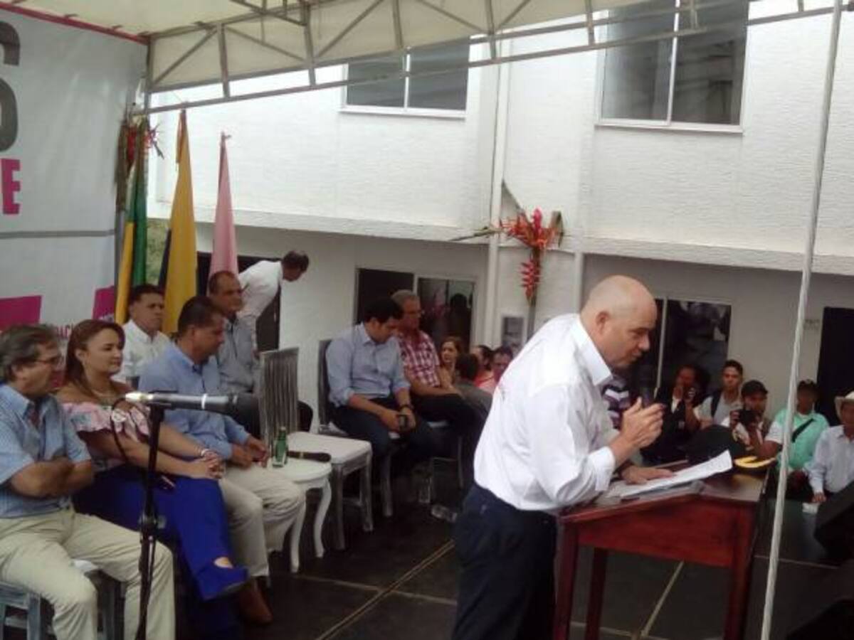 El problema del transporte no se soluciona con un paro: Vicepresidente German Vargas