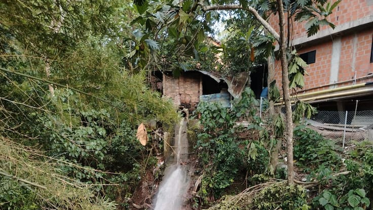 Denuncian grave contaminación de quebrada en Floridablanca, Santander