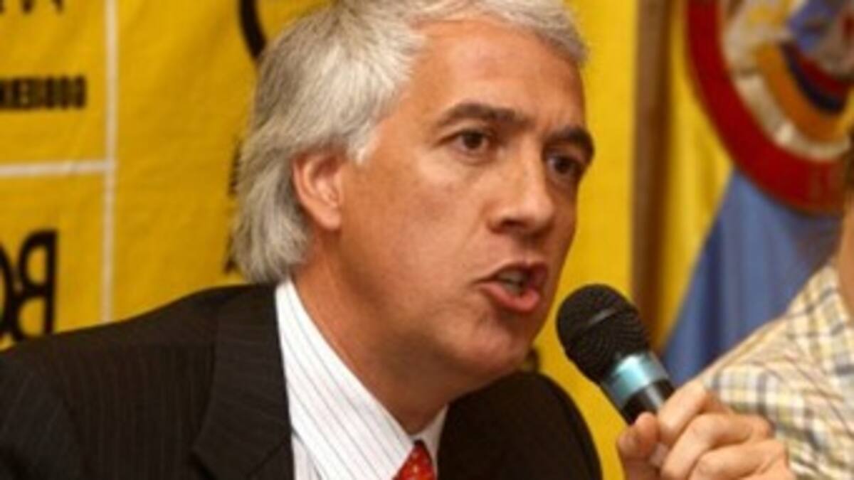 El alcalde de Bogotá anunció acuerdo para levantar parcialmente paro de transporte