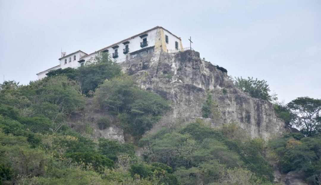 Esta iniciativa plantea que periódicamente se entreguen informes detallados sobre el estado de erosión y deforestación del cerro