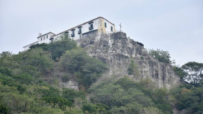 Esta iniciativa plantea que periódicamente se entreguen informes detallados sobre el estado de erosión y deforestación del cerro