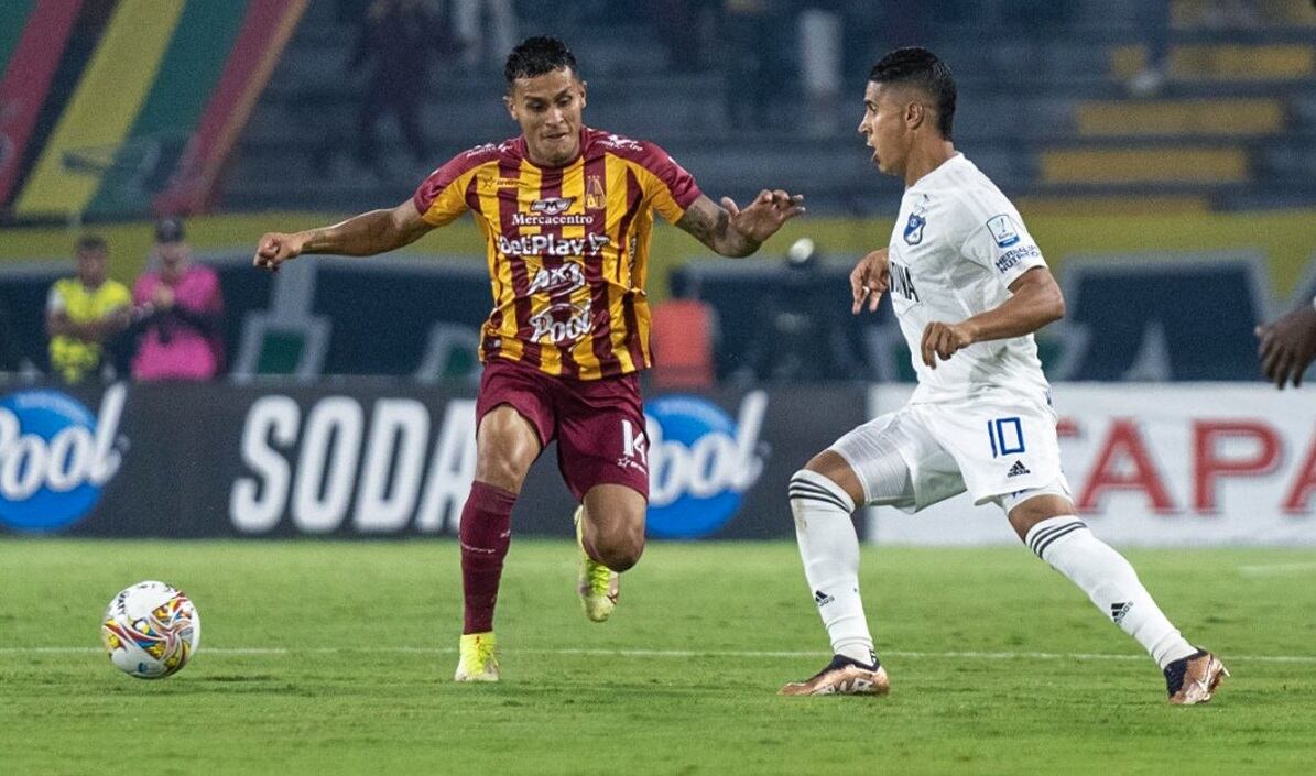 Juan David Ríos de Deportes Tolima y Daniel Cataño de Millonarios durante el partido por la fecha 4 de la Liga Colombiana / Foto: Millonarios FC