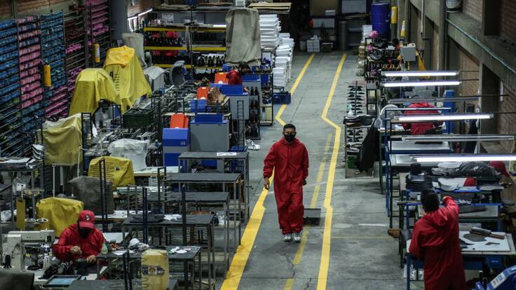 "Pueden generarse hasta 220 mil desempleos por restricciones": Fedesarrollo