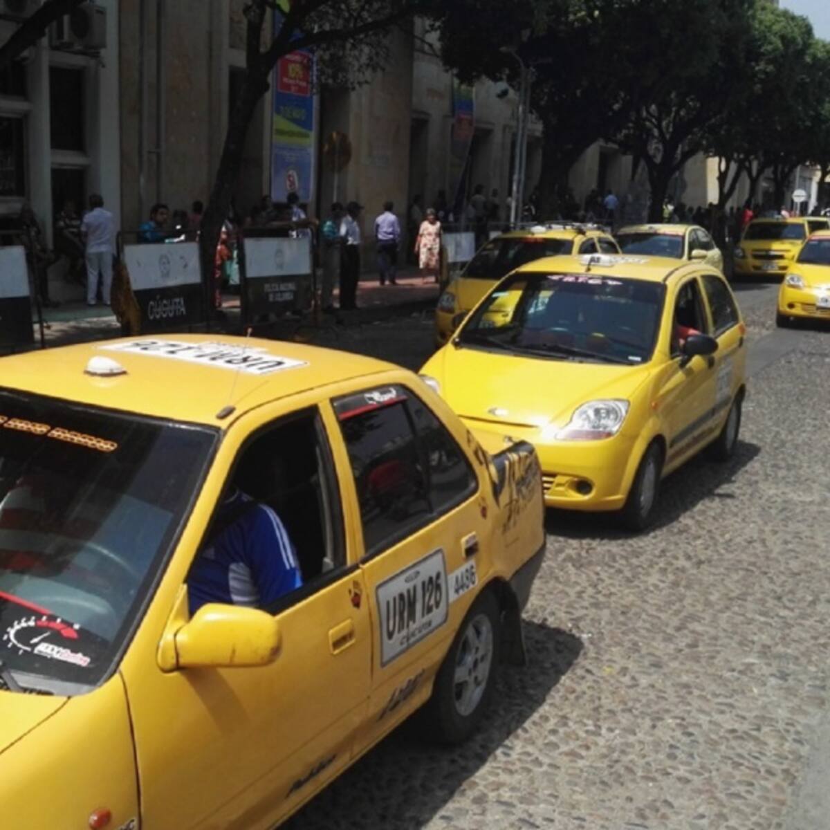 Crece descontento por tarifas de transporte