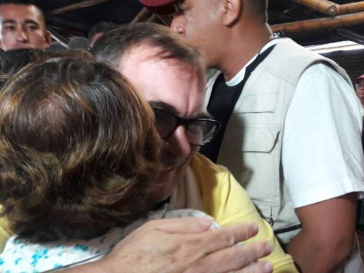 En La Tebaida Quindío ovacionaron a Timochenko