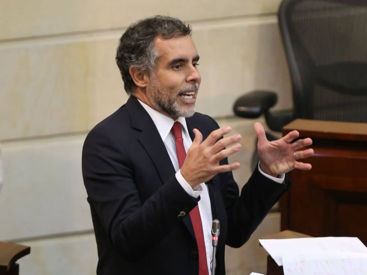 Admiten demanda de pérdida de investidura contra Benedetti