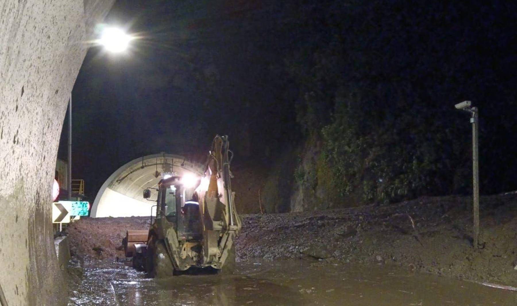Cierre vía Calarcá - Alto de la Línea - Ibagué