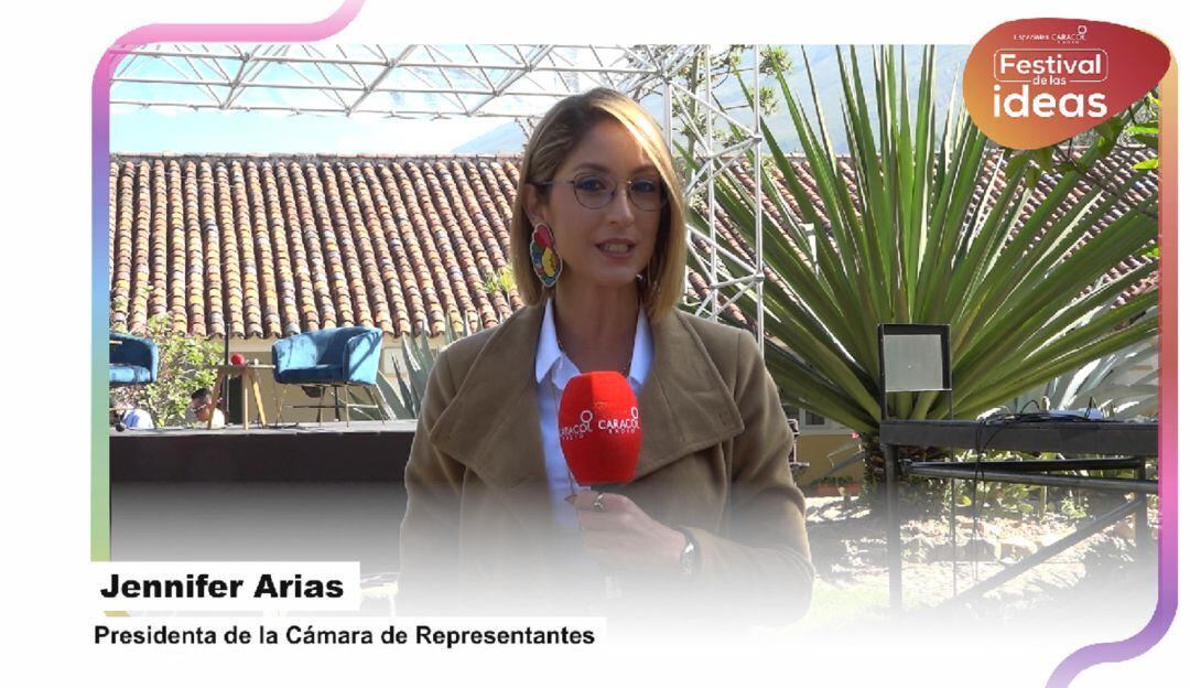 Jennifer Arias, presidenta de la Cámara de Representantes en el Festival de las Ideas