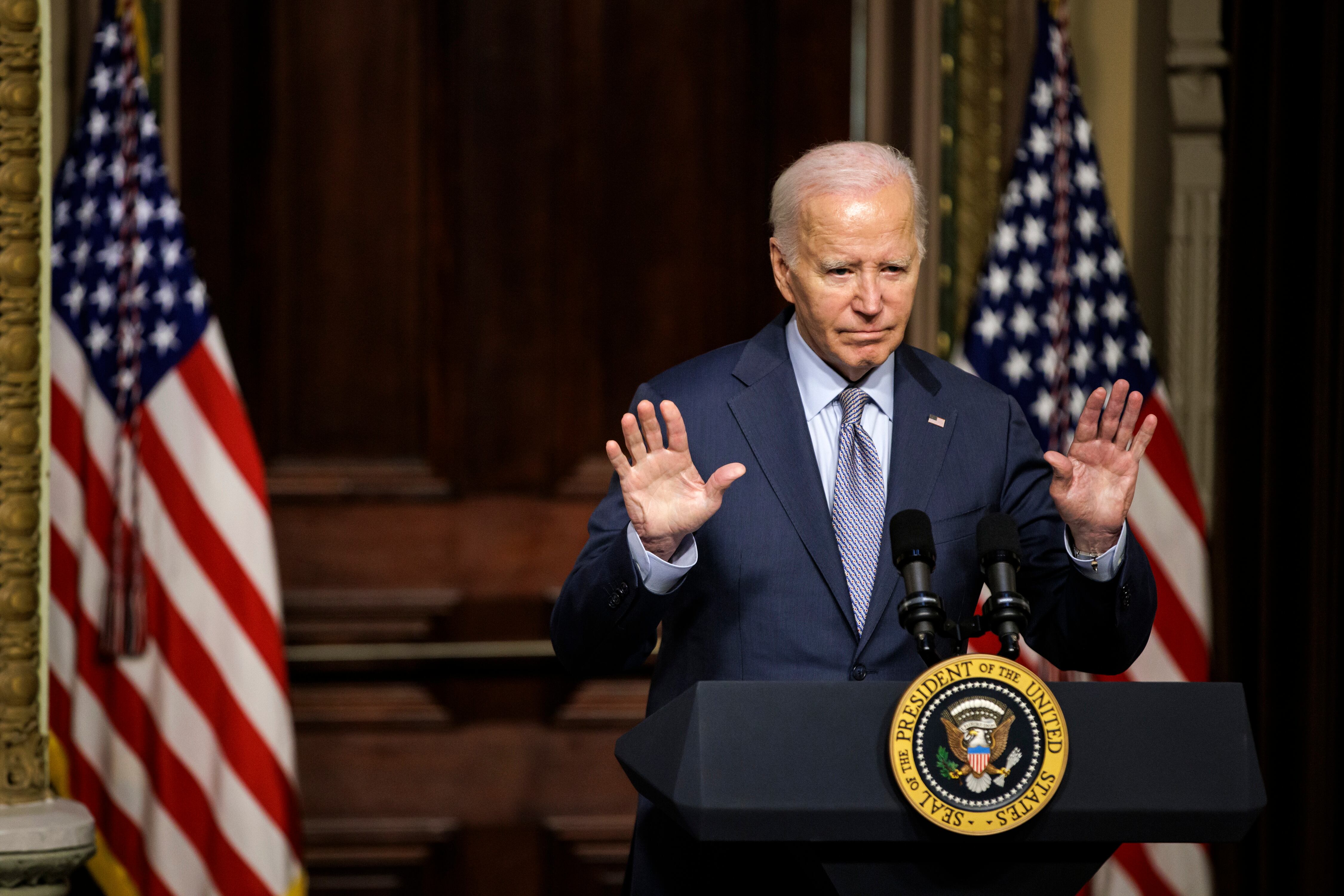 Washington (United States), 11/10/2023.- US President Joe Biden speaks during a roundtable discussion with leaders of the Jewish community at the White House in Washington, D.C., USA, 11 October 2023. President Biden held the discussion following the terrorist attacks carried out by Hamas in Israel. (Terrorista, Atentado terrorista) EFE/EPA/Samuel Corum / POOL