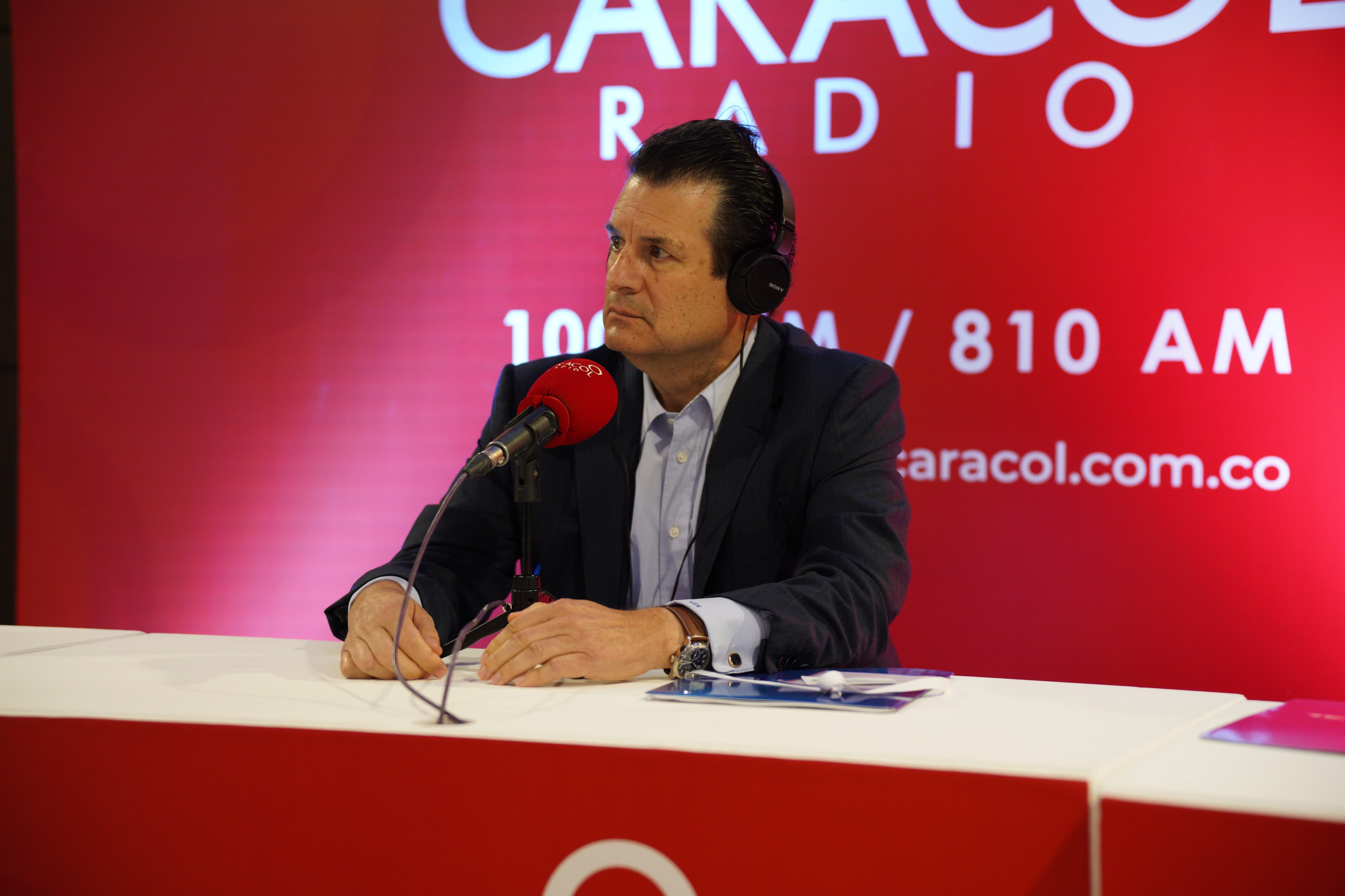 Luis Carlos Sarmiento Gutierrez - Caracol Radio